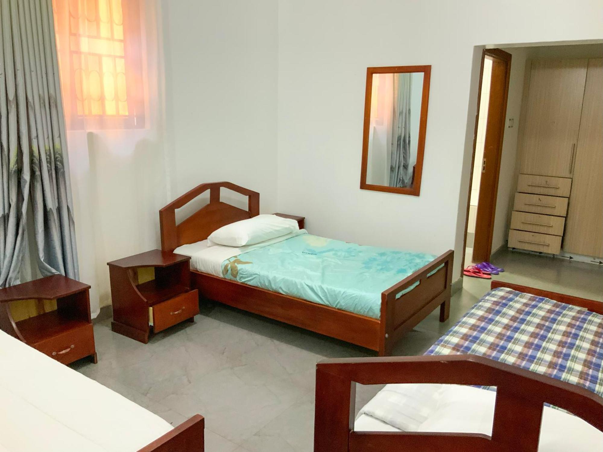 Hendo Hotel Entebbe Esterno foto