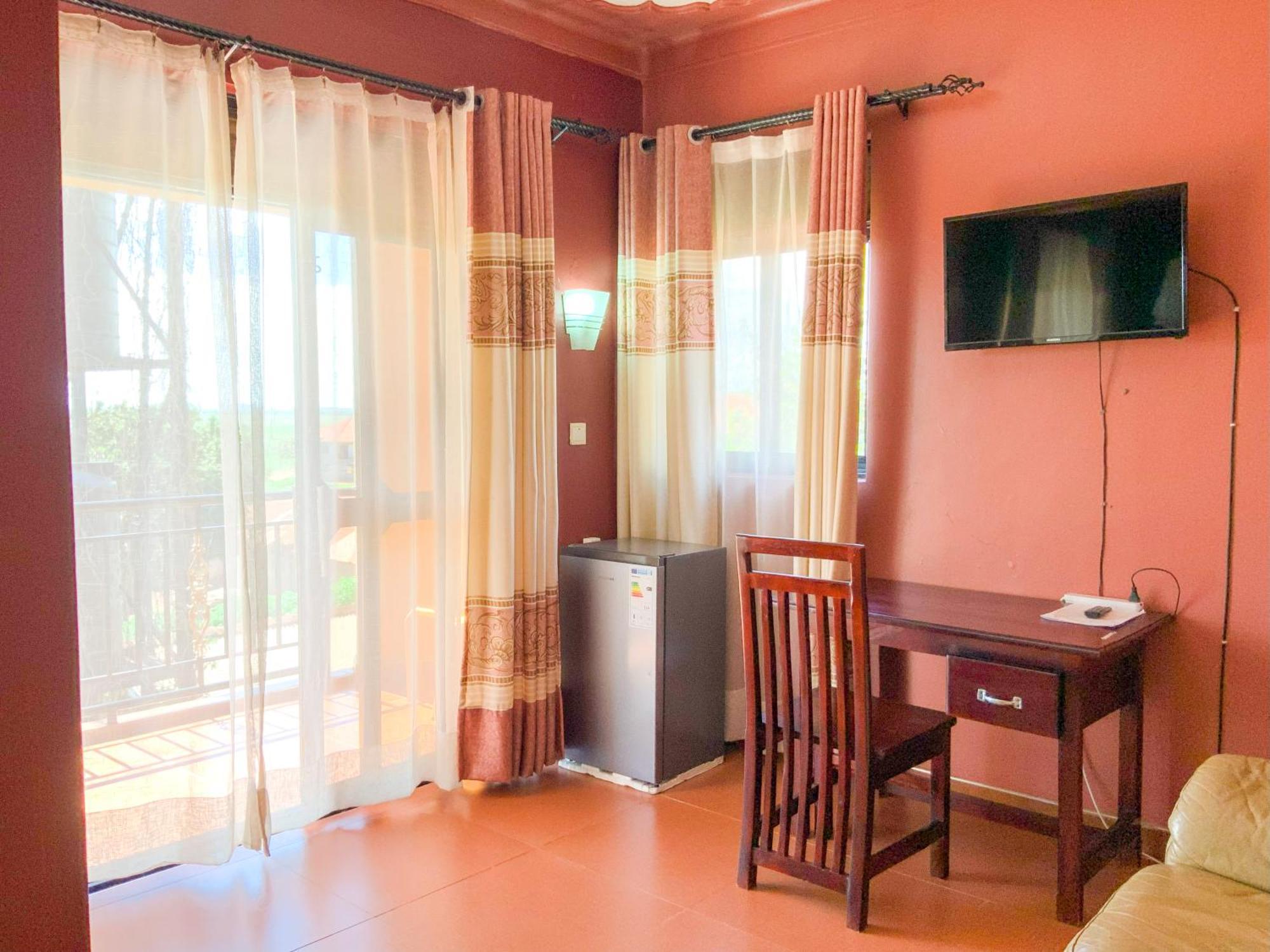 Hendo Hotel Entebbe Esterno foto