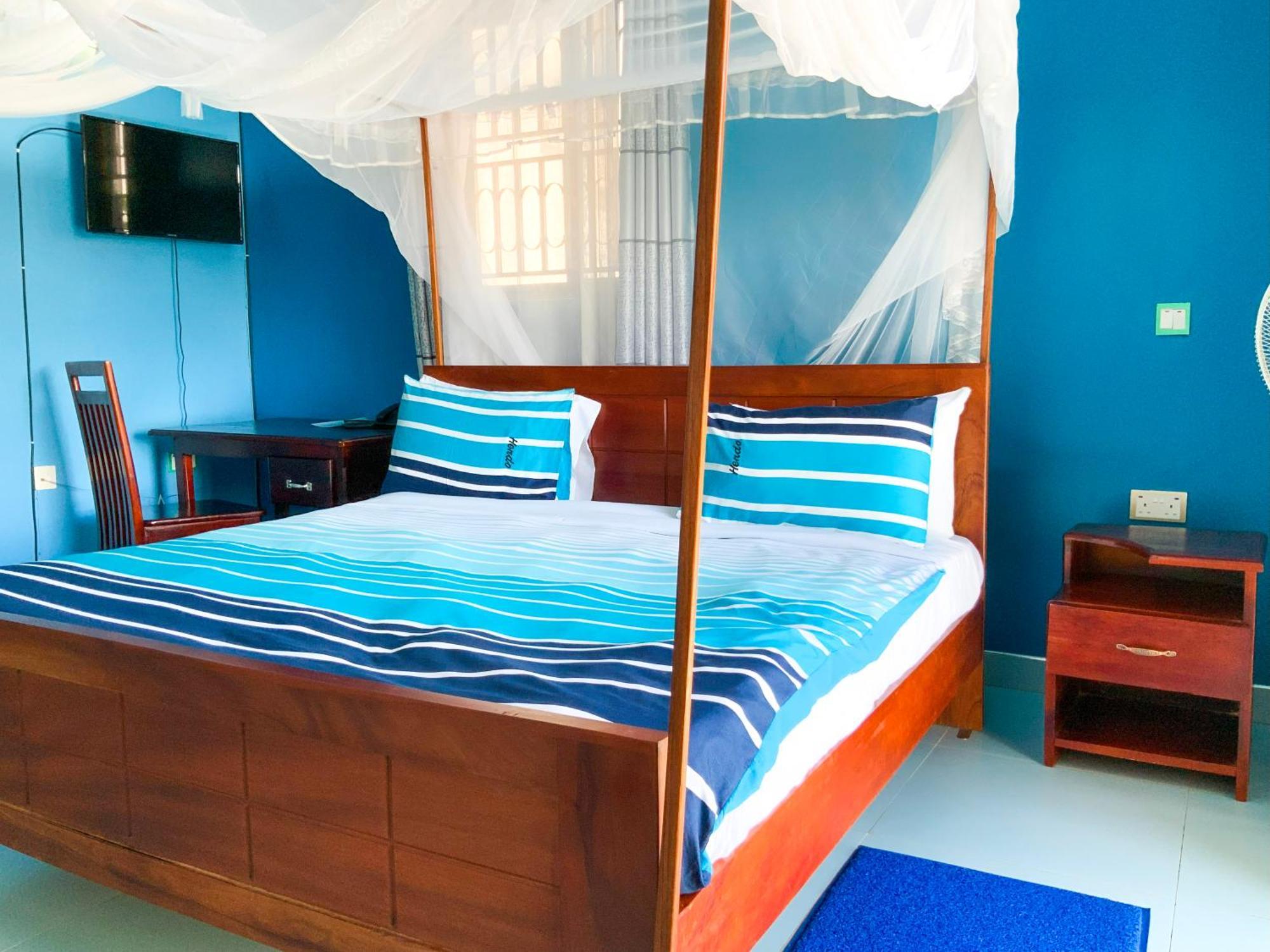 Hendo Hotel Entebbe Esterno foto