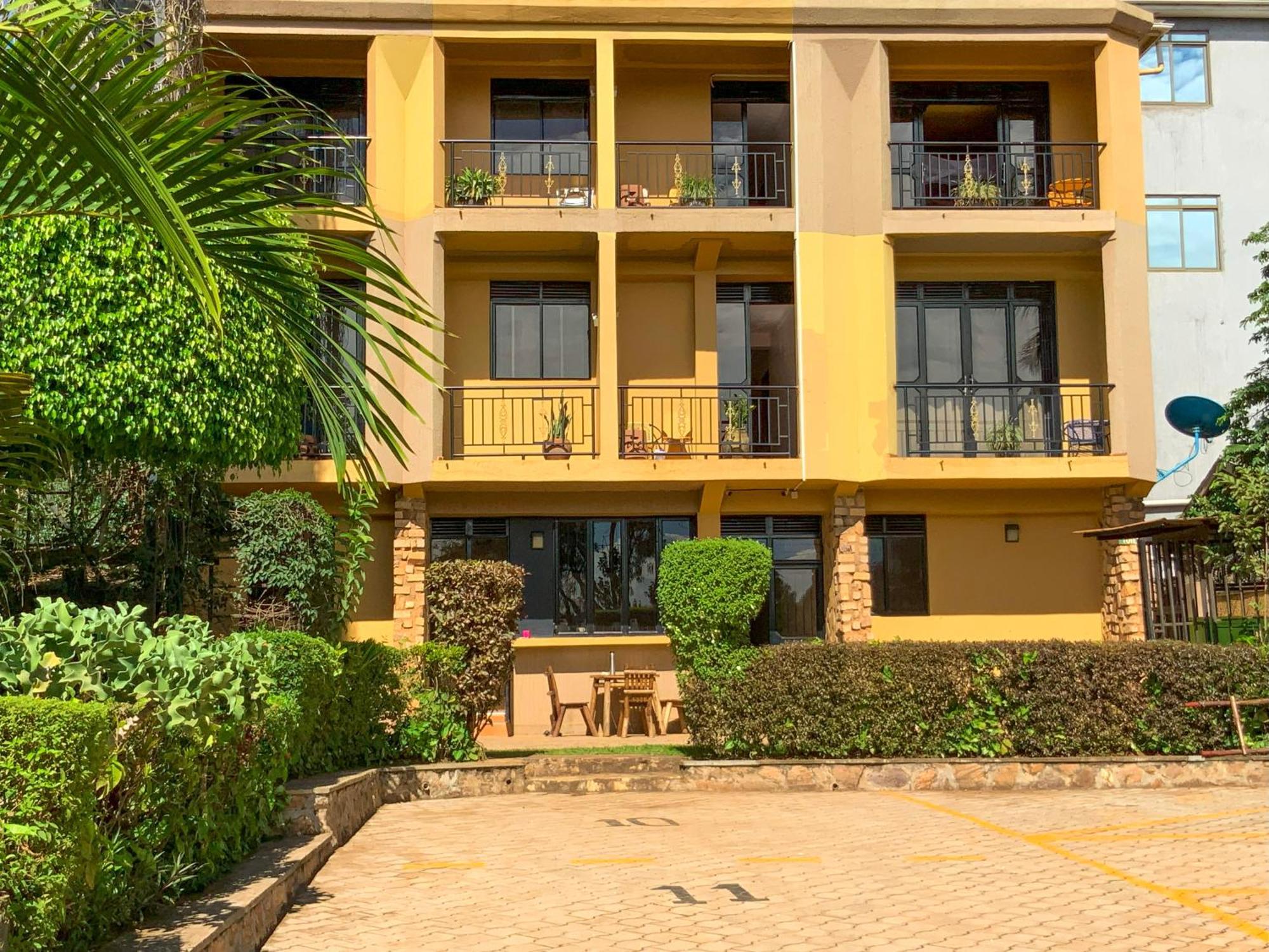 Hendo Hotel Entebbe Esterno foto